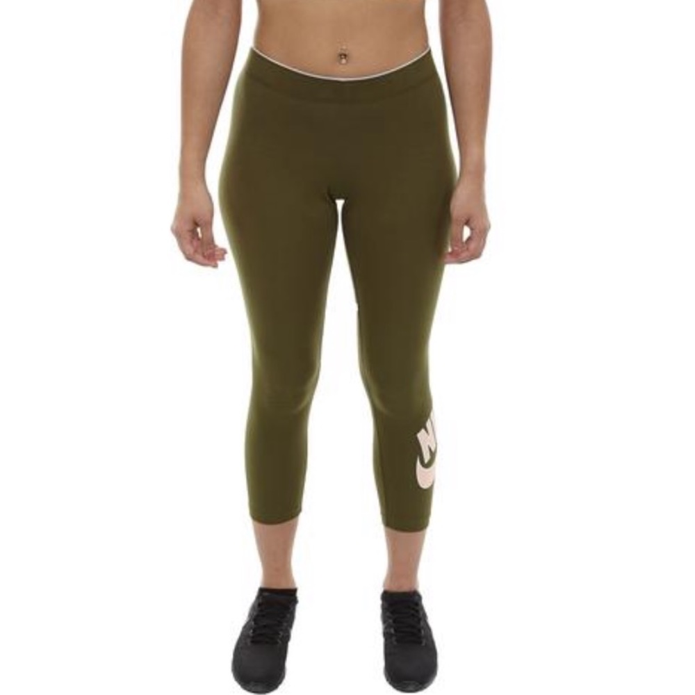 Nike workout capris brand new with tags